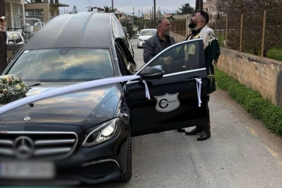 Ηράκλειο: Γαμπρός πήγε με την νεκροφόρα στην εκκλησία