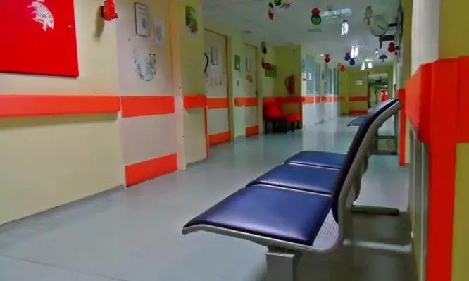 Στη ΜΕΘ με εγκεφαλίτιδα 6χρονο κορίτσι μετά από επιπλοκή της γρίπης