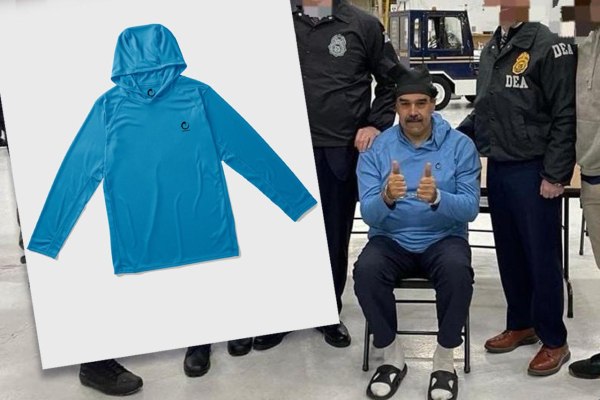 Νικολάς Μαδούρο: Από το γαλάζιο φούτερ της Origin στη γκρι φόρμα της Nike