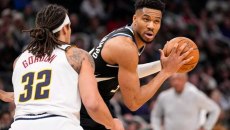 Πλήγμα στους Μπακς με τον Αντετοκούνμπο – Τραυματίστηκε και μένει εκτός για πάνω από έναν μήνα (pic)