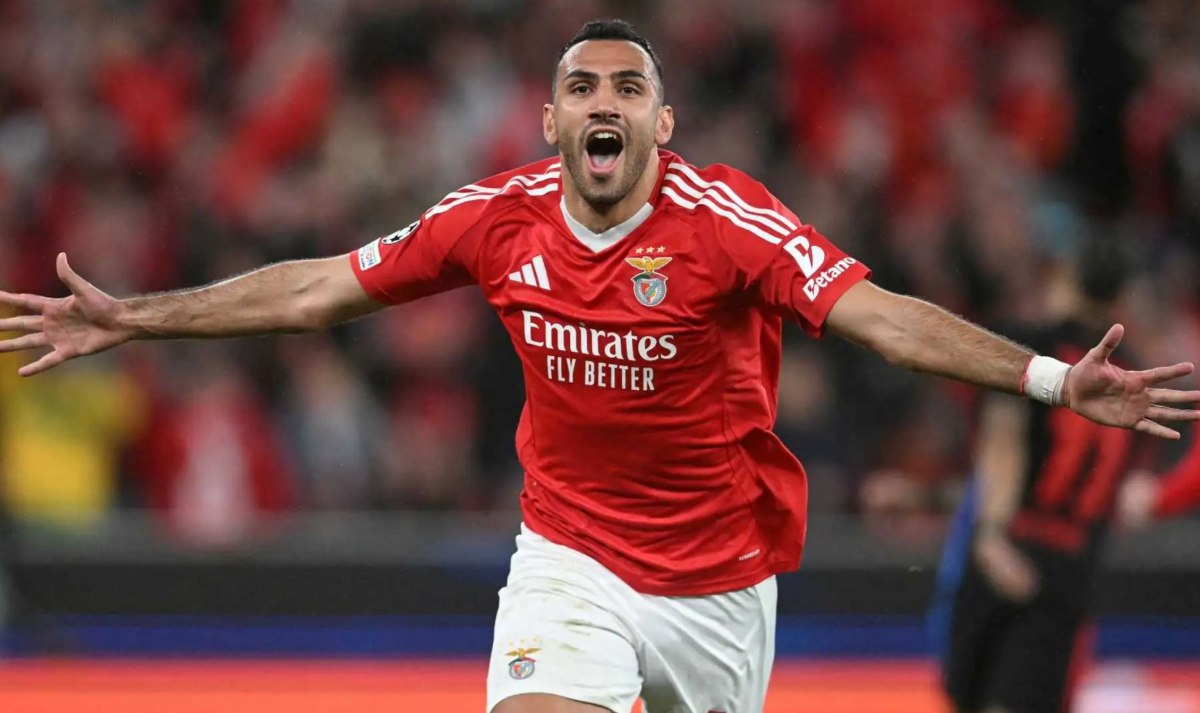 Ο Μουρίνιο στήριξε ξανά τον Παυλίδη: «Δουλεύει πολύ για την ομάδα»