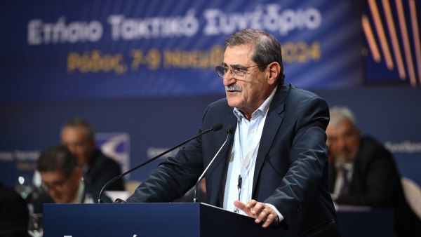 Χυδαία επίθεση Φωτήλα: «Θα σου πω, πώς θα ξεβρακώσεις τον Πελετίδη» (βίντεο)