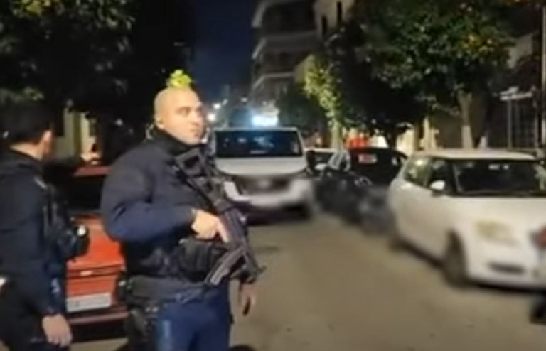 Πετρούπολη: Έφοδος της ΕΛ.ΑΣ σε κλαμπ – Εντοπίστηκαν 7 ανήλικοι με αλκοόλ – Συνελήφθη ο υπεύθυνος του καταστήματος