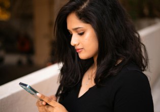 Google: Αφαιρεί ορισμένες από τις περιλήψεις της Τεχνητής Νοημοσύνης της – Ποιος ο λόγος