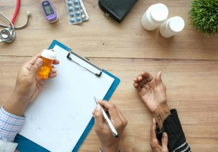 Νέες περικοπές στα φάρμακα και ηλεκτρονική συνταγογράφηση στα νοσοκομεία