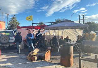 Αγρότες: Μπλόκο στην Υψηλή Γέφυρα Χαλκίδας από τους παραγωγούς της Εύβοιας – «Η κυβέρνηση ανακυκλώνει τα μέτρα»