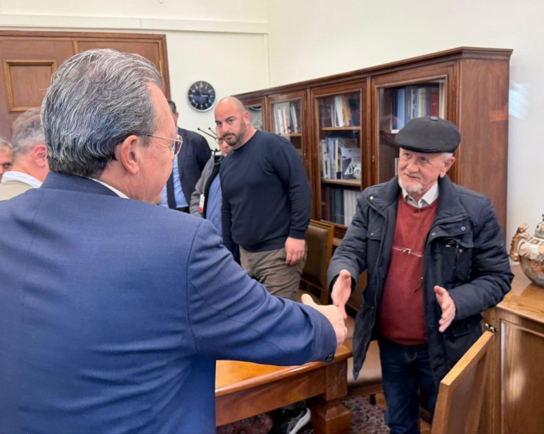 Φάμελλος: Απίστευτα αδιέξοδα στα συγκοινωνιακά προβλήματα, χωρίς στρατηγική και έλεγχο από την κυβέρνηση