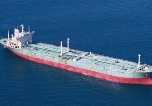 Θρίλερ: Τάνκερ που έπλεε από το Ιράν στην Βενεζουέλα και κυνηγούν οι ΗΠΑ γράφτηκε σε ρωσικό νηολόγιο