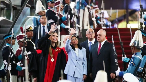 Η Ντέλσι Ροντρίγκες ανακοίνωσε γενική αμνηστία για τους πολιτικούς κρατουμένους στη Βενεζουέλα