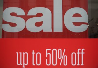 Χειμερινές εκπτώσεις: Ανοιχτά τα καταστήματα την Κυριακή 18 Ιανουαρίου