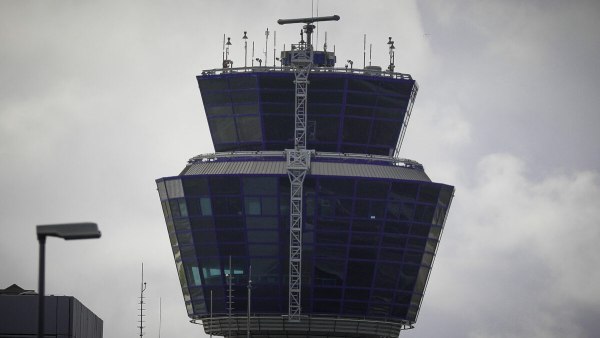 Αποκάλυψη in: Η αρμόδια Επιτροπή για τις παρεμβολές «διαψεύδει» την ΥΠΑ για το «μπλακ αουτ» των αεροδρομίων