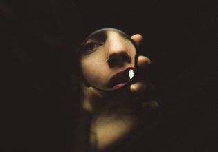 Ανατροπή στις καθυστερήσεις – Τι έδειξε μια νέα μελέτη για τον ναρκισσισμό;