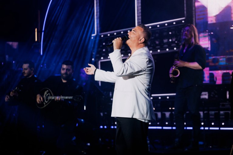 Αντώνης Ρέμος: Ακυρώνει τις εμφανίσεις του για λόγους υγείας