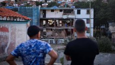 Επίθεση στη Βενεζουέλα: Στρατιωτικοί στόχοι, κεραίες επικοινωνιών στο στόχαστρο – Kαταστράφηκαν και κατοικίες