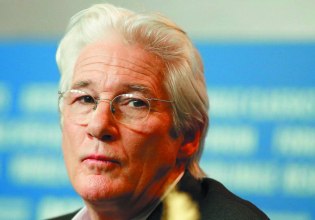 Ρίτσαρντ Γκιρ: Επιστρέφει στη μικρή οθόνη και τη μίνι σειρά The Off Weeks