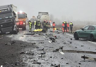 «Δεν έχω ξαναδεί κάτι τέτοιο» – Συγκλονίζει ο οδηγός της νταλίκας στην οποία «καρφώθηκε» το βαν – Την Πέμπτη η επιστροφή των 3 τραυματιών