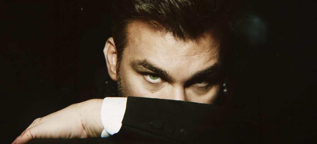 Γιώργος Σαμπάνης: μιλά απευθείας στην καρδιά με το νέο τραγούδι «Δε Μ’ Αγαπούσες»