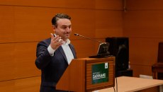 Αλληλοκατηγορίες μεταξύ Σαουλίδη και ΠΑΣΟΚ μετά τη συμμετοχή του στην βιβλιοπαρουσίαση του Τσίπρα – Το τηλέφωνο στον Δούκα και η αλλαγή «πλεύσης»