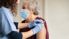 Το εμβόλιο του έρπητα ζωστήρα δείχνει να επιβραδύνει τη γήρανση