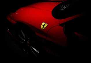 Πρέβεζα: Τέλος σε απάτη με «βιτρίνα» μια Ferrari έβαλε η εφορία – Πώς τους τσάκωσαν