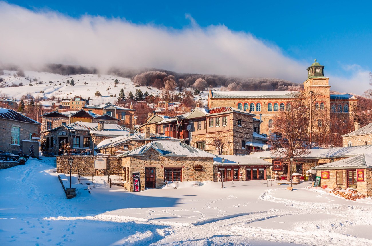 Χιόνια: Στα λευκά βόρεια και κεντρική Ελλάδα – Δείτε φωτογραφίες και βίντεο