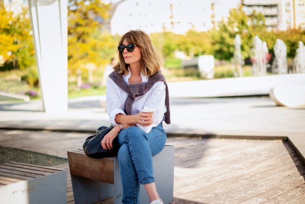 Λευκό πουκάμισο: 4 τρόποι να το απογειώσεις