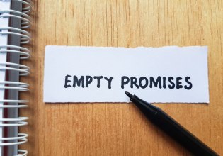 Η αντιπολιτική δεν μπορεί να είναι η απάντηση – γιατί τότε απλώς θα έχουμε Μητσοτάκη για πάντα