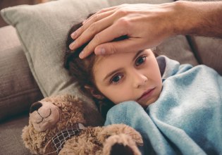 Γρίπη: Συναγερμός για τη ραγδαία αύξηση κρουσμάτων – Δύο παιδιά σε ΜΕΘ