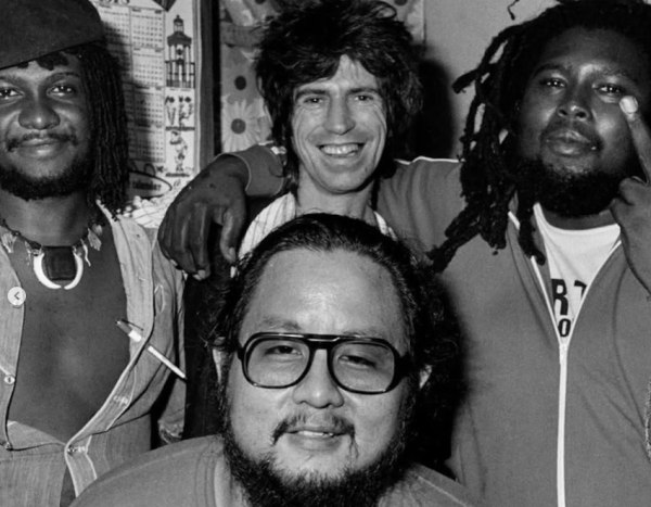 Σλάι Ντάνμπαρ: Ο ντράμερ που άλλαξε τον ήχο στη Τζαμάικα, «σημάδεψε» τη ρέγκε και τον αγάπησαν οι Rolling Stones