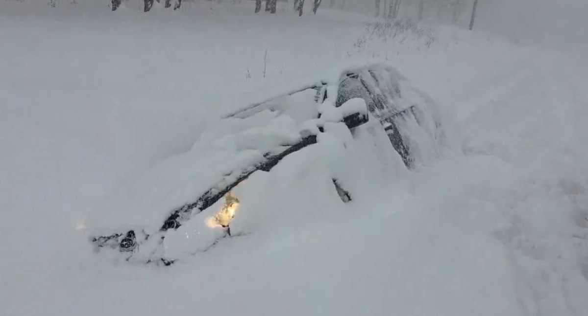 Προάστιο της Νέας Υόρκης «θάφτηκε» κάτω από ενάμιση μέτρο χιόνι