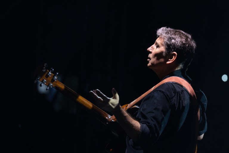 Ο Σωκράτης Μάλαμας επέστρεψε με νέο άλμπουμ και μικρές ιστορίες σχέσεων