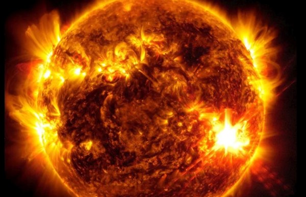 Hλιακή καταιγίδα έφερε το σέλας στον ουρανό της Ελλάδας – Εικόνες