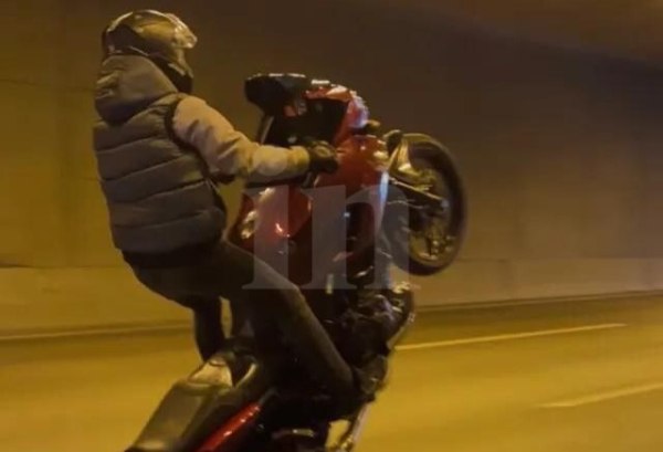 Συνελήφθησαν 3 οδηγοί μηχανών που έκαναν σούζες και κόντρες – Ανέβαζαν βίντεο στα social media