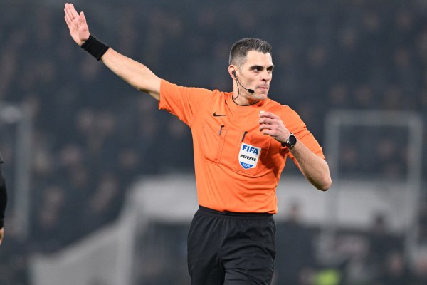 Όλοι εναντίον όλων για τη διαιτησία στη Serie A: «Καμπάνες», καταγγελίες διαιτητών και δηλώσεις για πολυβόλα