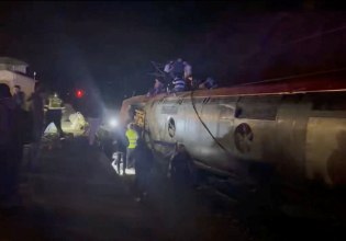 Σιδηροδρομικό δυστύχημα στην Ισπανία: Σοκαριστικά βίντεο από την τραγωδία με τους 24 νεκρούς – «Σαν σεισμός να χτύπησε το τρένο»