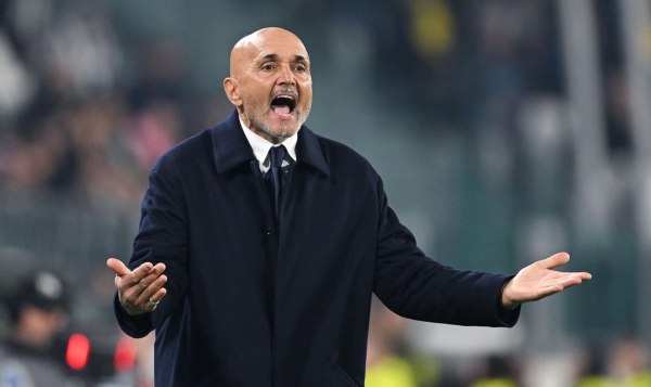 Ο Σπαλέτι απάντησε σε… προπονητή της εξέδρας: «Αν δεν σου αρέσει η Γιουβέντους, κάτσε σπίτι» (vid)