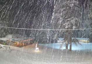 Χιονοπτώσεις και χαμηλές θερμοκρασίες στα ορεινά της Ηπείρου – Επιχείρηση απεγκλωβισμού 5 οχημάτων στο Ζαγόρι