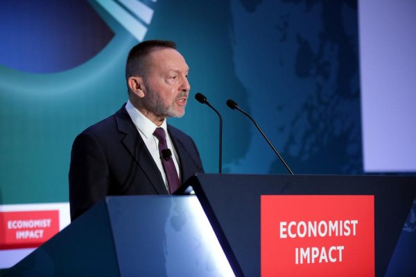 Στουρνάρας: Κανένα περιθώριο εφησυχασμού για το τραπεζικό σύστημα