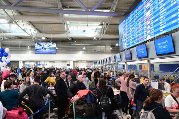 Υπομονή μέχρι το 2028 για σύγχρονη αεροναυτιλία λέει ο Δήμας – Καμία εξήγηση για τα αίτια του μπλακ άουτ