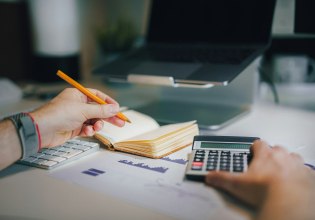 ΚΕΦΙΜ: Στην Ελλάδα η 2η υψηλότερη πραγματική φορολόγηση της εργασίας – Παραμένει σχεδόν ίδια με τα επίπεδα του 2019