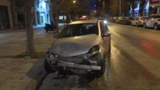 Θεσσαλονίκη: Μεθυσμένη οδηγός πήρε σβάρνα 15 αυτοκίνητα και κατέληξε σε τζαμαρία