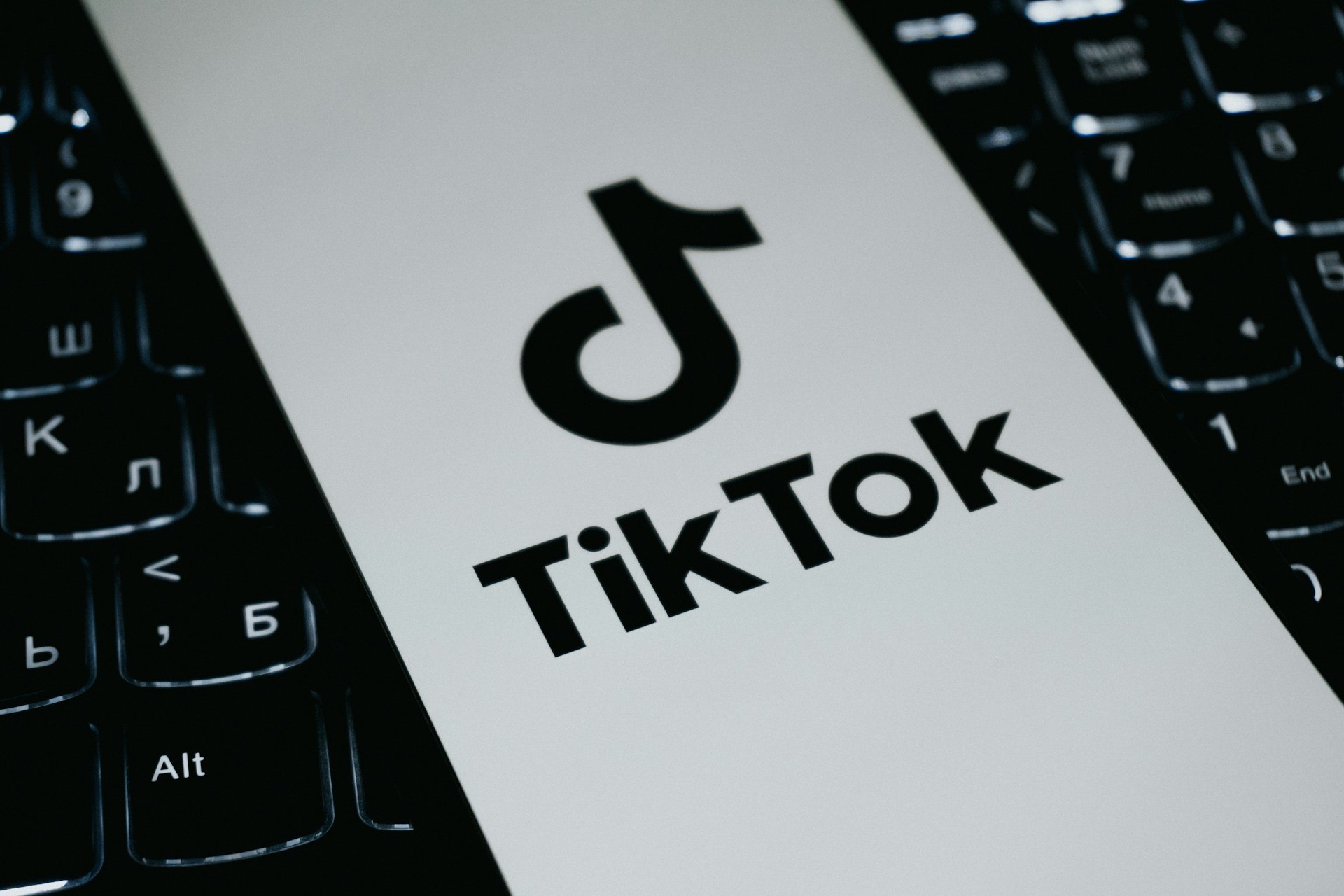 Social media: Ο κοινωνικός ρόλος του TikTok και ένα αρτοποιείο