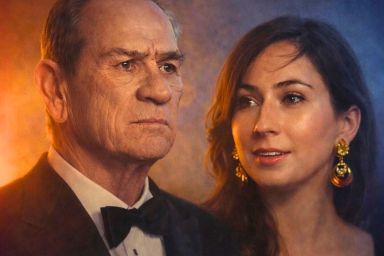 Τόμι Λι Τζόουνς: Νέες μαρτυρίες για τα αίτια θανάτου της 34χρονης κόρης του – Το μοιραίο ρεβεγιόν, η κοκαΐνη και οι δαίμονες