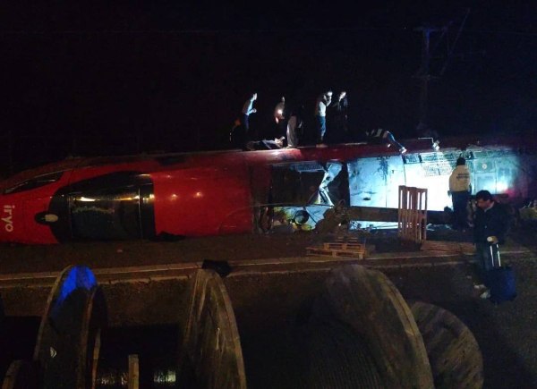 Εκτροχιασμός τρένων στην Ισπανία – Πληροφορίες για πέντε νεκρούς και πολλούς τραυματίες