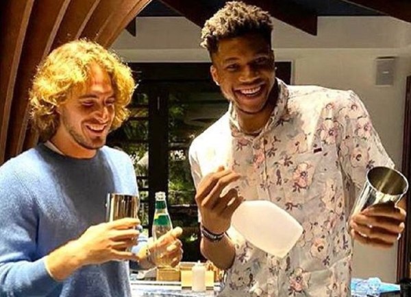 Τσιτσιπάς: «Θαυμάζω τον Αντετοκούνμπο γιατί είναι ταπεινός»