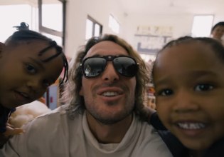 Το «ντοκιμαντέρ» του Στέφανου Τσιτσιπά για τη Ναμίμπια: «Ένα συναίσθημα που θα μείνει για πολύ καιρό»