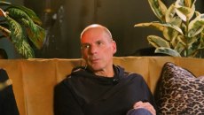 Ποινική έρευνα διέταξε η Eισαγγελία για τις δηλώσεις Βαρουφάκη που μιλά για χρήση ναρκωτικών