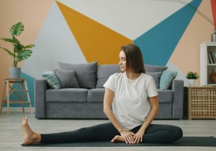 Λίγα και καλά: Πέντε πράγματα που απογειώνουν τη γυμναστική στο σπίτι