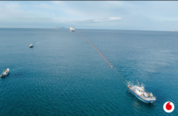 Vodafone: Nέα υποθαλάσσια διασύνδεση Κρήτης- Αθήνας μέσω Μήλου