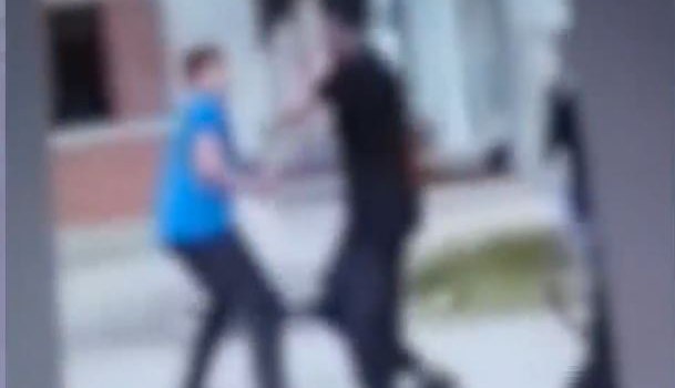 Χαλκίδα: Βίντεο ντοκουμέντο από τον ξυλοδαρμό του 15χρονου που αυτοκτόνησε – «Ήταν θύμα bullying» λέει η μητέρα του